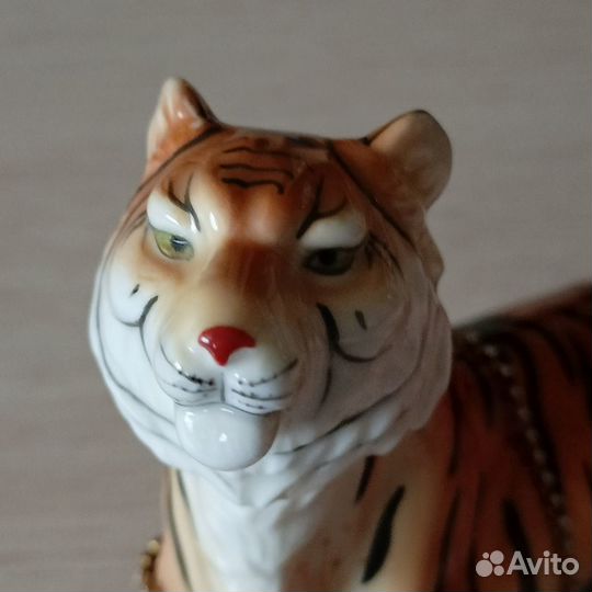 Декоративная статуэтка «Тигр на привале». Заказано