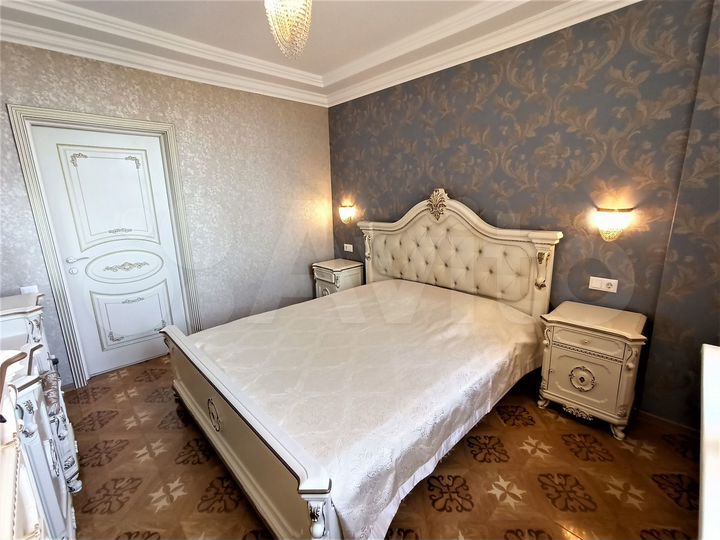 3-к. квартира, 108 м², 13/17 эт.