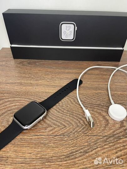 Apple watch series 4 44mm Nike оригинал+комплект