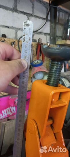 Инструмент домкрат