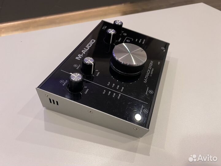 Внешняя звуковая карта M-Audio M-Track 2x2M
