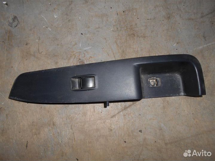 Кнопка стеклоподъемника задней левой двери от Mit