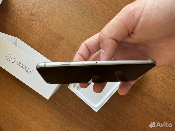 iPhone 6S, 64 ГБ