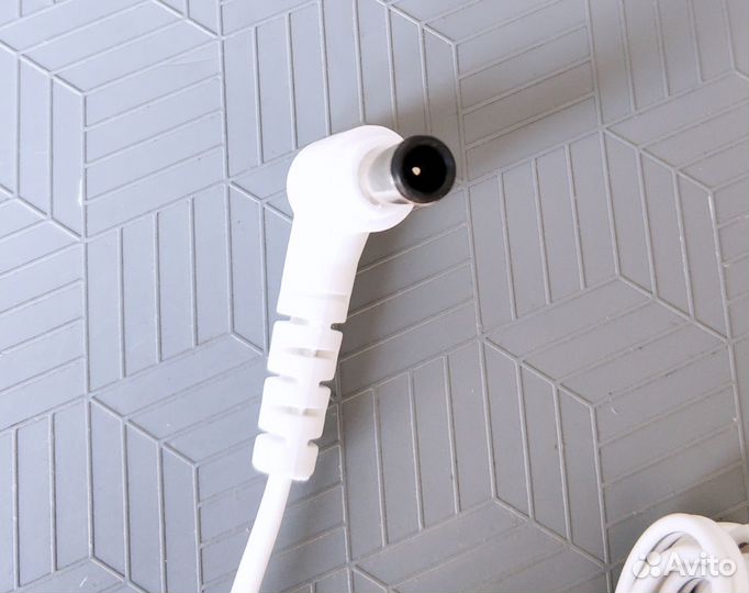 Блок питания монитора LG 1.3A 19V Orig белый новый