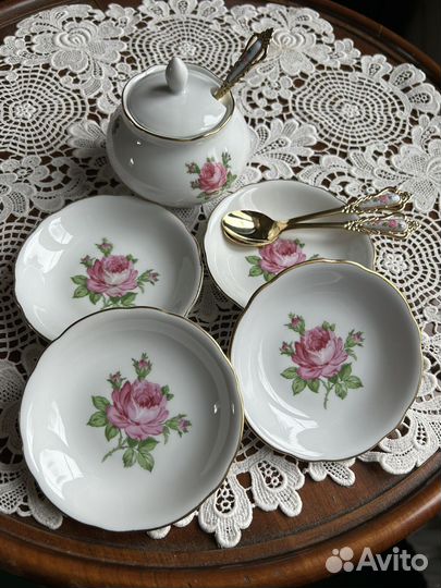 Забронировано Фарфор из Кольдиц ГДР розетки