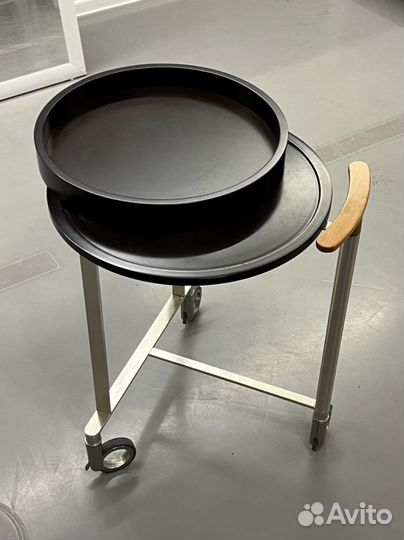 Стол на колесах Giorgetti, Италия