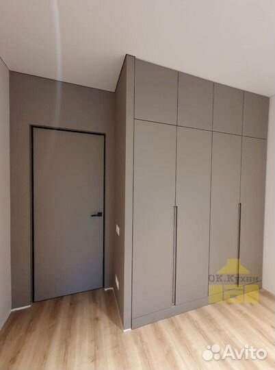 Шкаф распашной