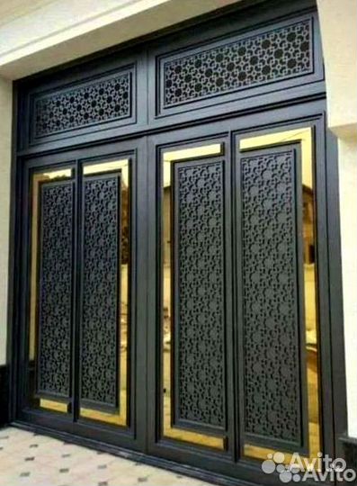 Ворота в Хасавюрте с элементами ковки