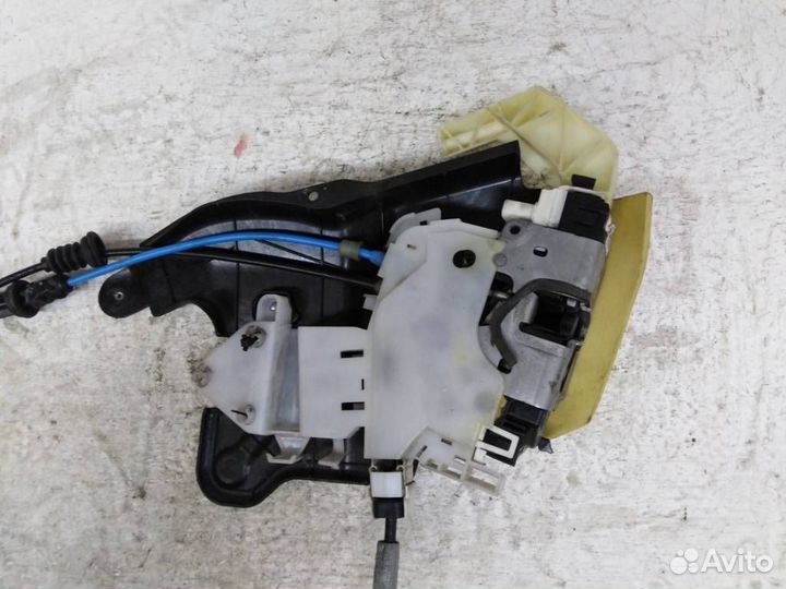 Замок двери задней правой