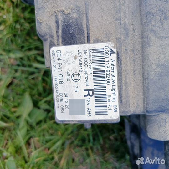 Фара правая для skoda octavia LED 5e4941016