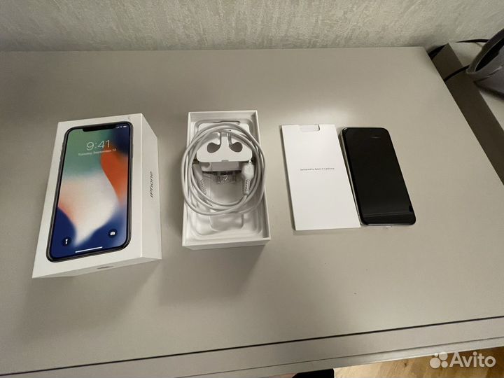 iPhone X, 64 ГБ