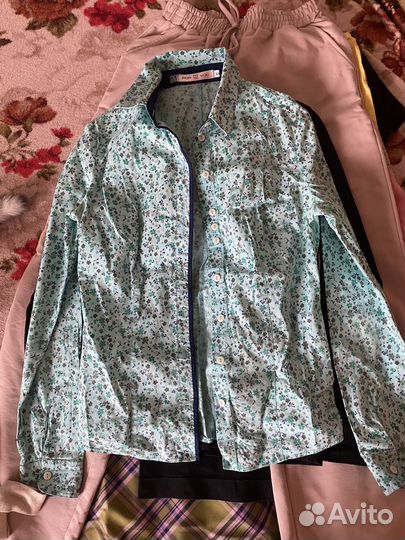 Отдам даром женские вещи