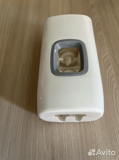 Дозатор для зубной пасты