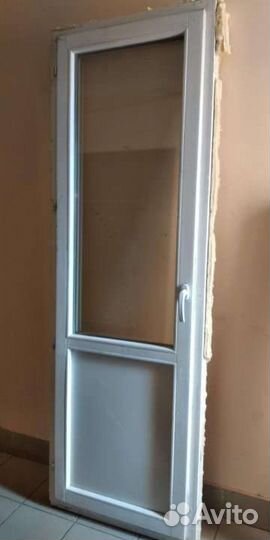 Дверь пластиковая б/у