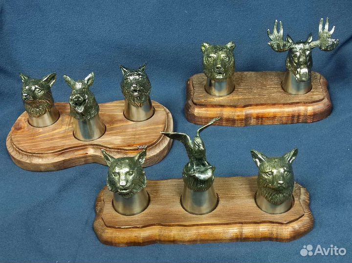 Рюмки с бронзовыми головами животных