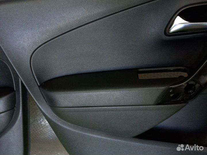 Обшивки дверей передние Volkswagen Polo