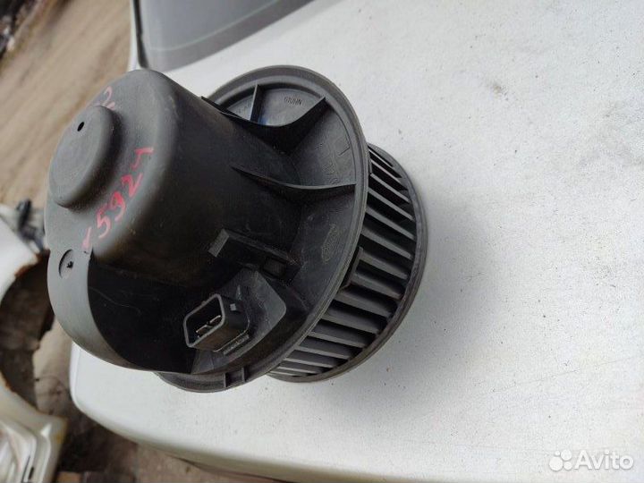 Мотор отопителя Ford Mondeo 2 лифтбек 1.8I 1999