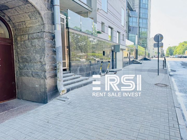 Продажа офиса в историческом центре,возможно часть