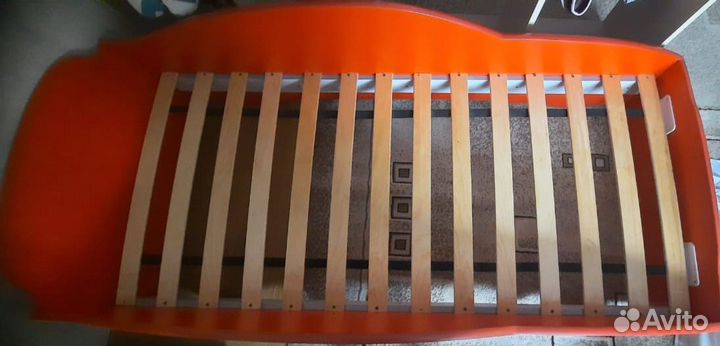 Детская кровать машинка