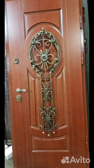 Заводская дверь из стали с порошковой отделкой