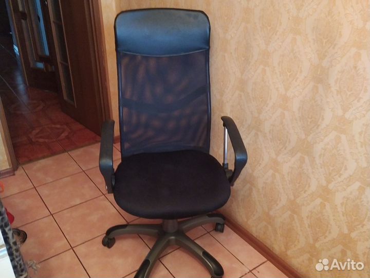 Компьютерное кресло