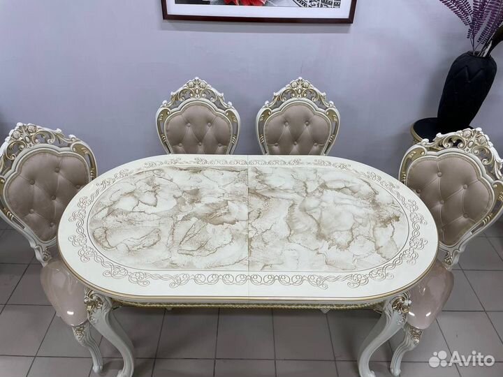 Столы и стулья