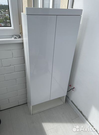 Шкафчик для ванной навесной