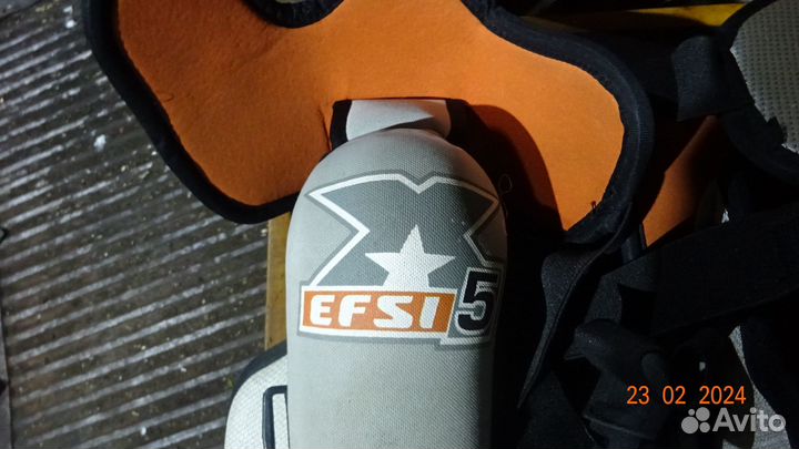 Продам хоккейные налокотники,пользовался несколько