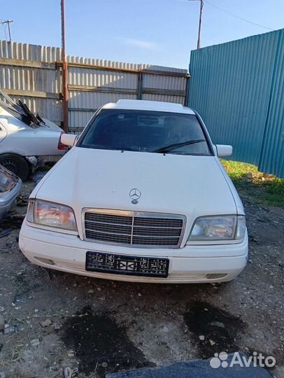 Капот Мерседес c202