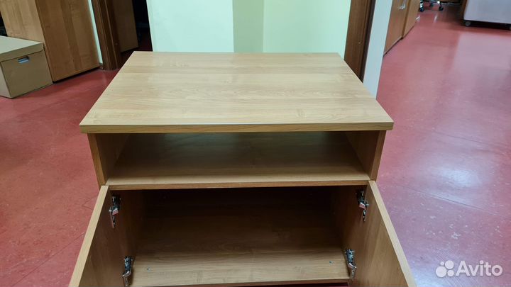 Тумба для оргтехники