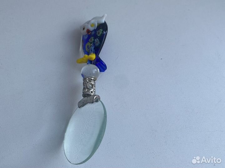 Увеличительное стекло, лупа