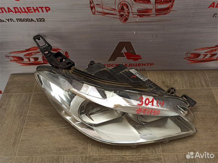 Фара правая Peugeot 301 (2012-2016)