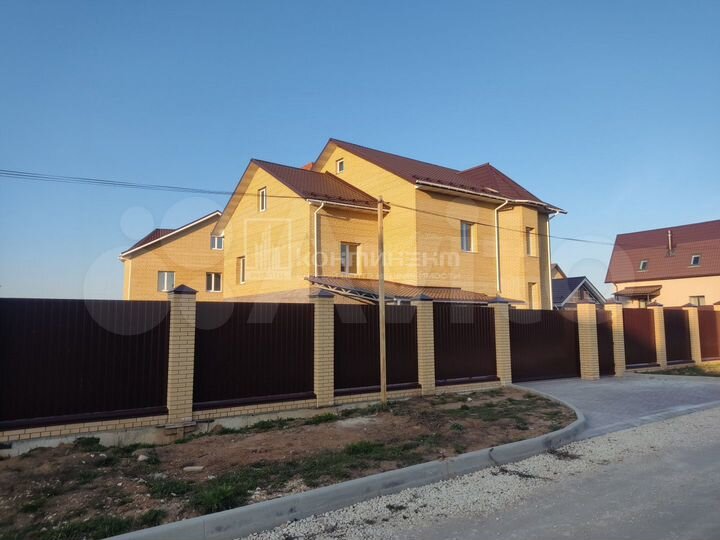 Коттедж 350 м² на участке 9,8 сот.