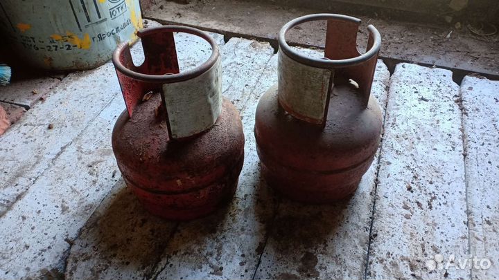 Газовый баллон и Обогреватель электрический