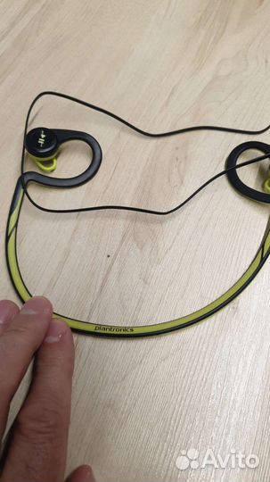 Беспроводные наушники plantronics