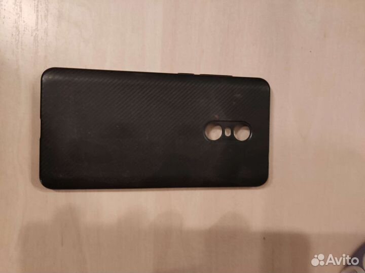 Чехлы на телефон