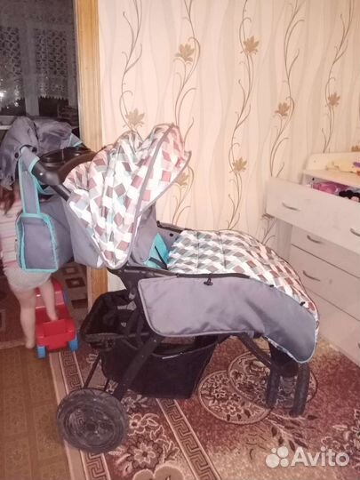 Прогулочная коляска