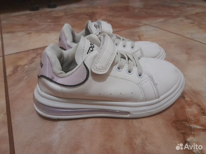 Кроссовки б.у. 30