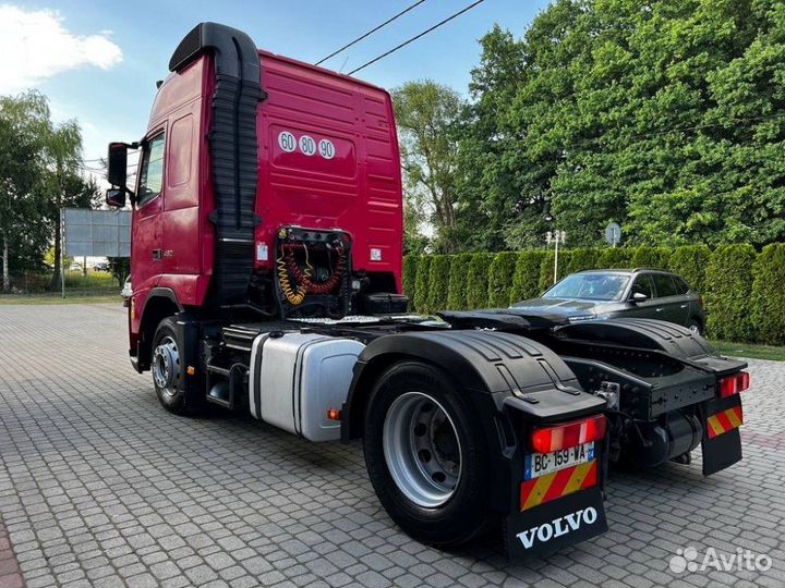 Крылья задние в сборе (правая сторона) Volvo