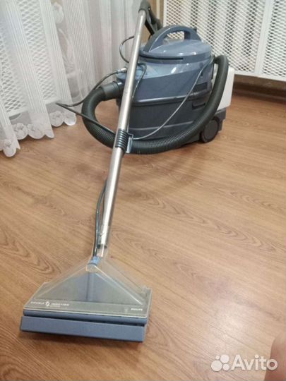 Пылесос Philips triathlon turbo 1400