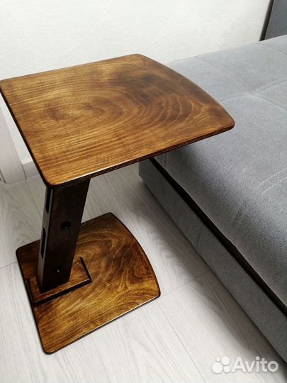 Столик приставной журнальный к дивану из дерева