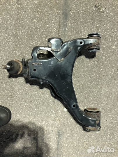 Продам рычаги передней подвески LC200