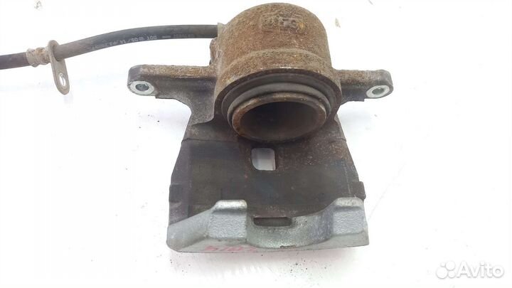 Суппорт передний левый Toyota Camry XV50 2014