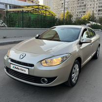 Renault Fluence 2.0 CVT, 2010, 300 000 км, с пробегом, цена 525 000 руб.