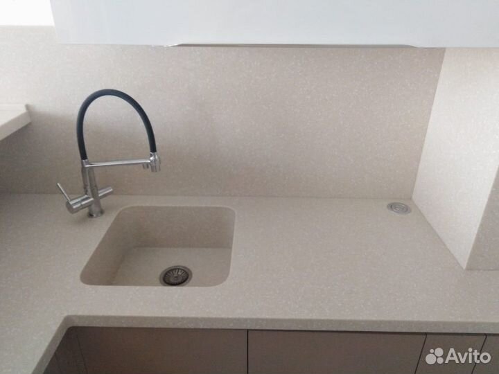 Подоконник из искусственного камня