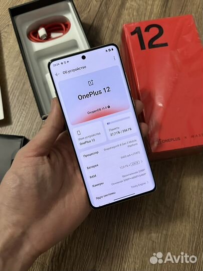 OnePlus 12, 12/256 ГБ