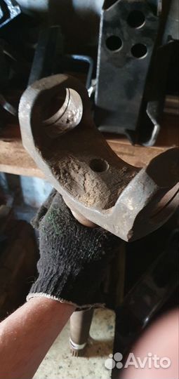 Камаз) Вал ведущий внутренний левый 340-005-2127