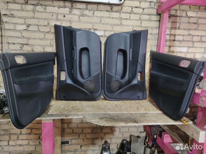 Обшивки дверей Mitsubishi Lancer 9