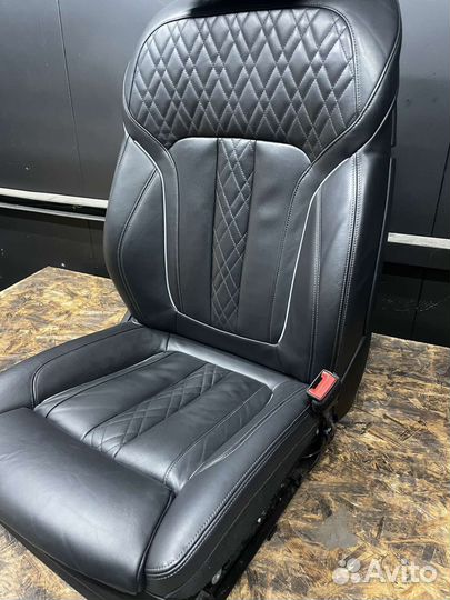 Комфортные сиденья bmw в Toyota LC200