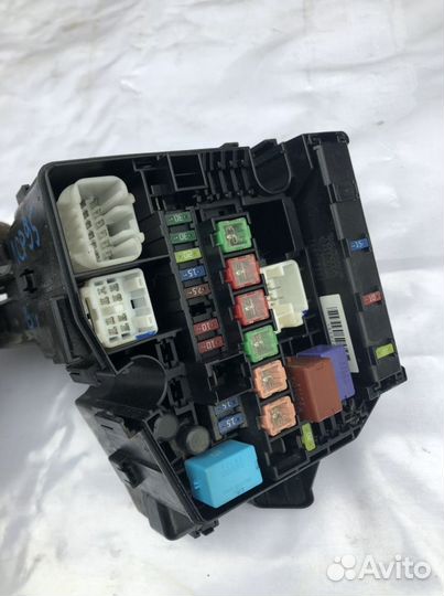 Toyota Yaris 05-11г блок предохранителей